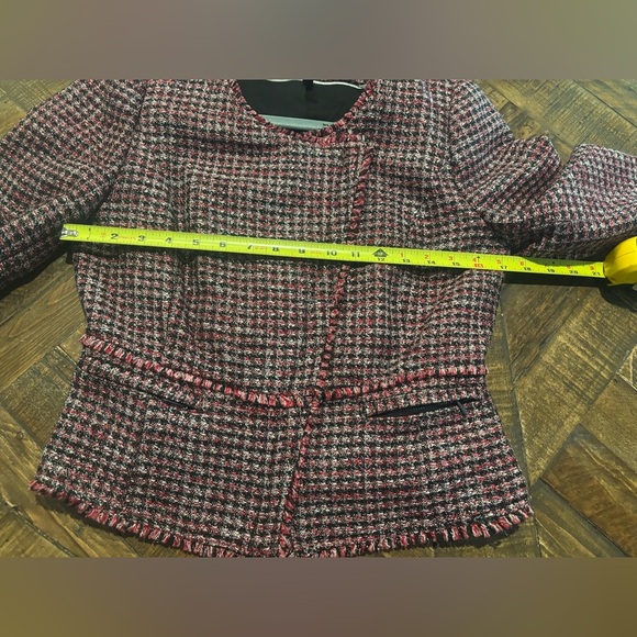 White House Black Market Black and Pink Tweed Blazer in 4P. Great condition! - Picture 15 of 16